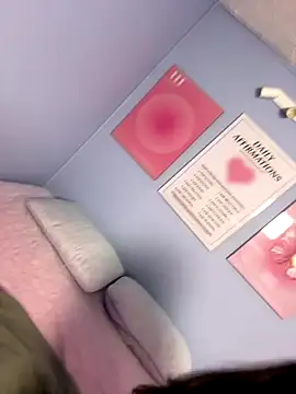 Bella  Lane online show from 25, 11, 2025