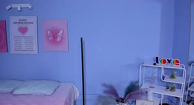 Bella  Lane online show from 19, 12, 2025