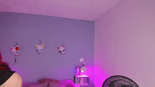 Zoe Lynch  online show from 6, 10, 2025