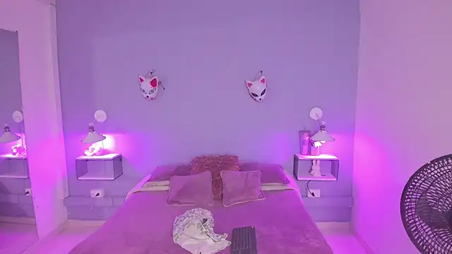 Zoe Lynch  online show from 25, 9, 2025