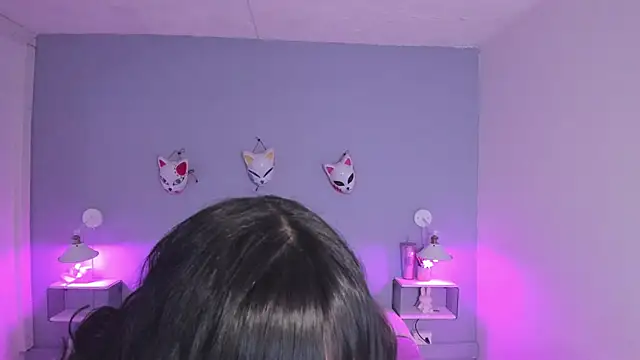 Zoe Lynch  online show from 29, 9, 2025