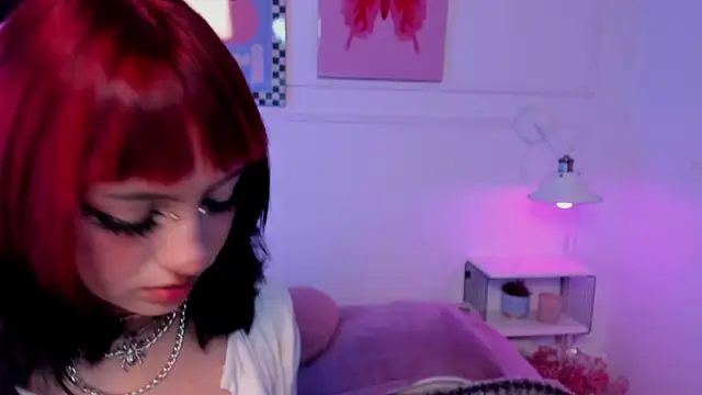 Zoe Lynch  online show from 13, 4, 2026