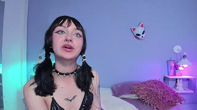 Zoe Lynch  online show from 26, 9, 2025