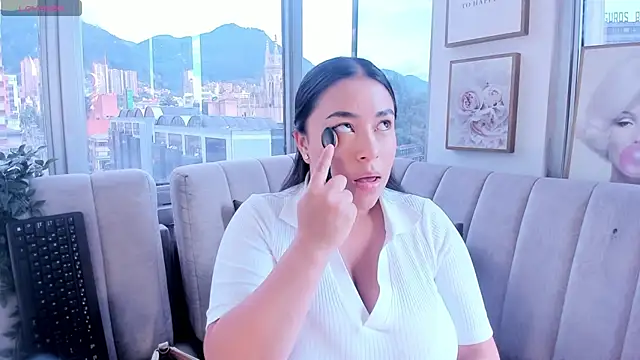 Zoey thompson online show from 4, 10, 2025