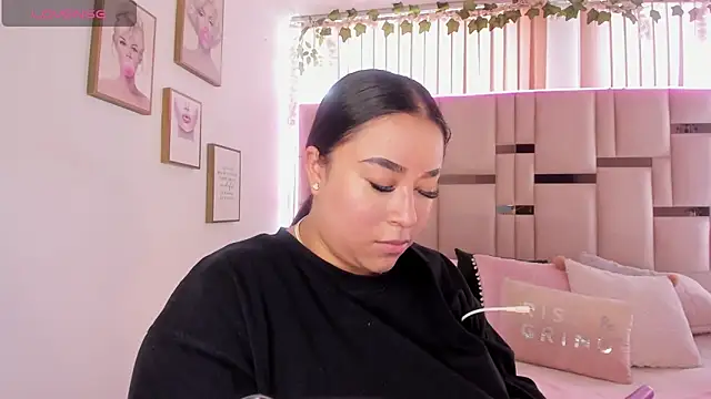 Zoey thompson online show from 30, 11, 2025