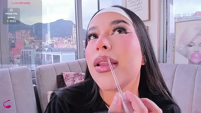 Zoey thompson online show from 18, 9, 2025