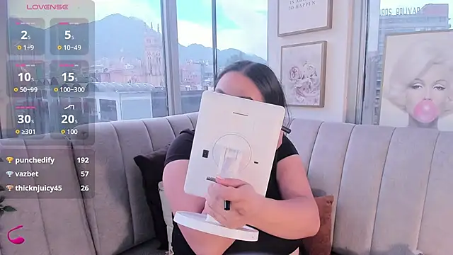 Zoey thompson online show from 23, 9, 2025