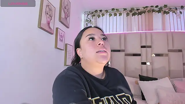 Zoey thompson online show from 20, 11, 2025