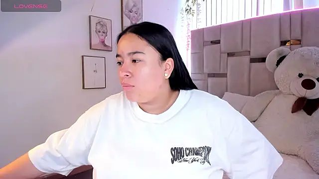 Zoey thompson online show from 3, 7, 2026