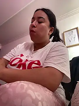 Zoey thompson online show from 18, 4, 2026