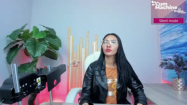 lucyy liiuu online show from 18, 9, 2025