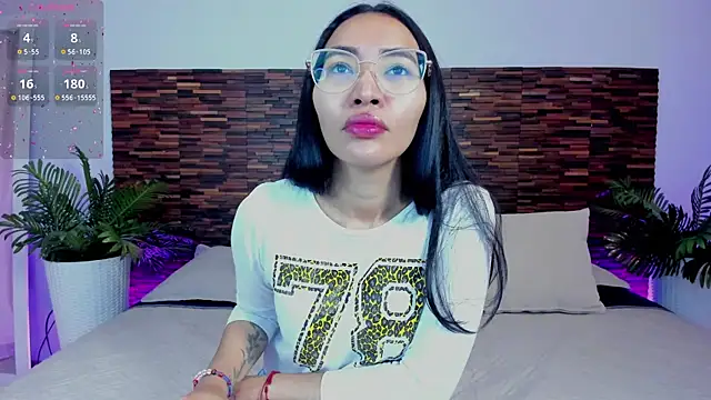 lucyy liiuu online show from 17, 11, 2025