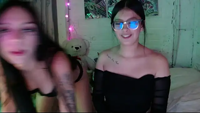 Snapshot of Pamelaa_reyess_2 chatting on 25, 5, 2026 Pamelaa reyess 2 online show from 25, 5, 2026