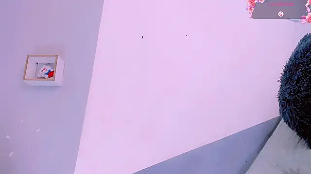 Snapshot of baby_rous chatting on 4, 11, 2025 baby rous online show from 4, 11, 2025