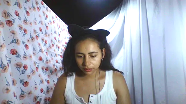 Anabelhotxx16 online show from 15, 9, 2025