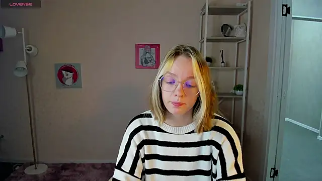 R0cket bunny online show from 9, 10, 2025