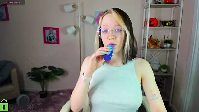 R0cket bunny online show from 15, 11, 2025