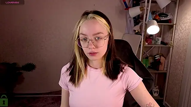 R0cket bunny online show from 20, 4, 2026
