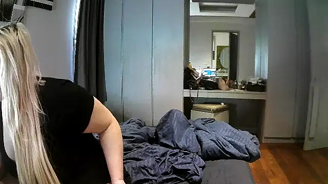 TiaDoll online show from 8, 10, 2025