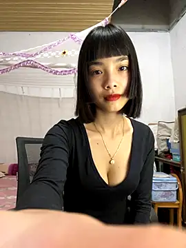 Snapshot of andymi1 chatting on 21, 10, 2025 andymi1 online show from 21, 10, 2025