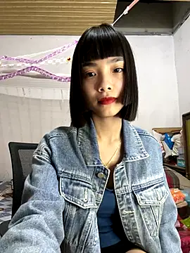 Snapshot of andymi1 chatting on 4, 10, 2025 andymi1 online show from 4, 10, 2025