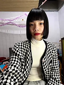 Snapshot of andymi1 chatting on 5, 11, 2025 andymi1 online show from 5, 11, 2025