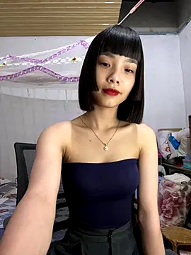 Snapshot of andymi1 chatting on 8, 9, 2025 andymi1 online show from 8, 9, 2025