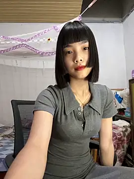 Snapshot of andymi1 chatting on 11, 9, 2025 andymi1 online show from 11, 9, 2025