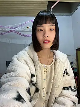 Snapshot of andymi1 chatting on 30, 4, 2026 andymi1 online show from 30, 4, 2026