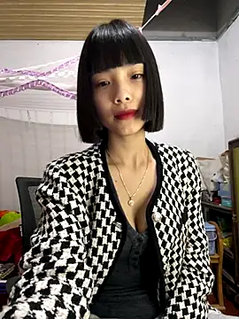 Snapshot of andymi1 chatting on 15, 11, 2025 andymi1 online show from 15, 11, 2025