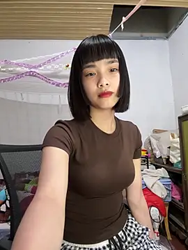 Snapshot of andymi1 chatting on 14, 5, 2026 andymi1 online show from 14, 5, 2026