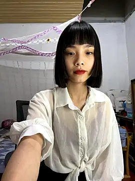 Snapshot of andymi1 chatting on 8, 10, 2025 andymi1 online show from 8, 10, 2025