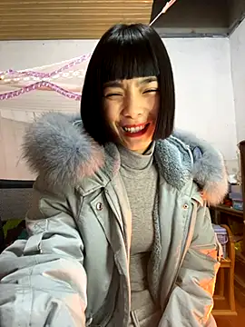 Snapshot of andymi1 chatting on 19, 11, 2025 andymi1 online show from 19, 11, 2025