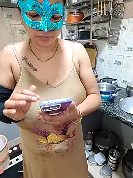 Queen Nightt online show from 12, 9, 2025