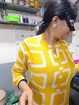 Queen Nightt online show from 4, 10, 2025