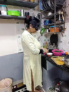 Queen Nightt online show from 11, 1, 2026