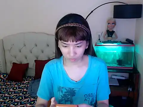 ShantalFoxxy  online show from 12, 1, 2026