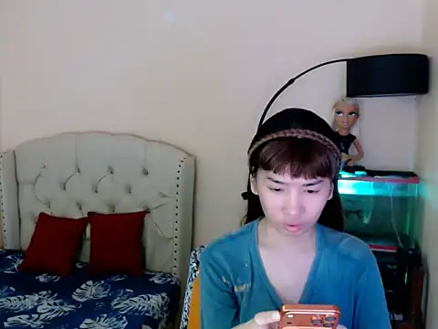 ShantalFoxxy  online show from 5, 4, 2026