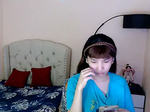Snapshot of ShantalFoxxy_ chatting on 5, 7, 2026 ShantalFoxxy online show from 5, 7, 2026