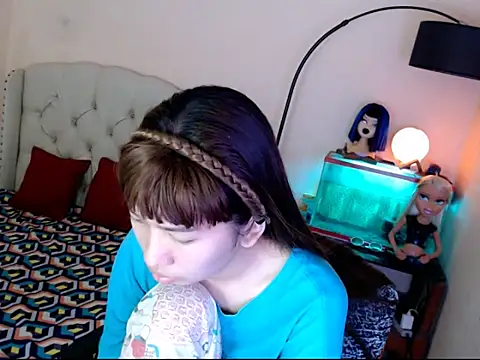 ShantalFoxxy  online show from 8, 11, 2025