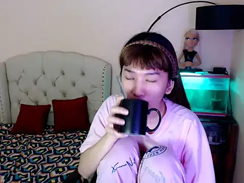 ShantalFoxxy  online show from 6, 2, 2026