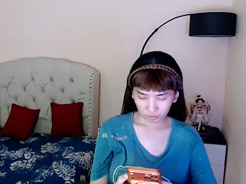 Snapshot of ShantalFoxxy_ chatting on 4, 6, 2026 ShantalFoxxy online show from 4, 6, 2026