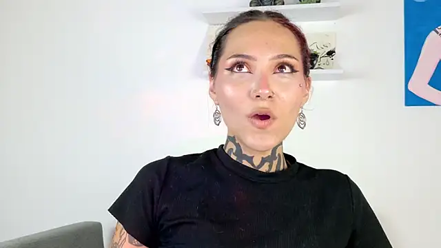 Snapshot of sara_queen10 chatting on 30, 6, 2026 sara queen10 online show from 30, 6, 2026