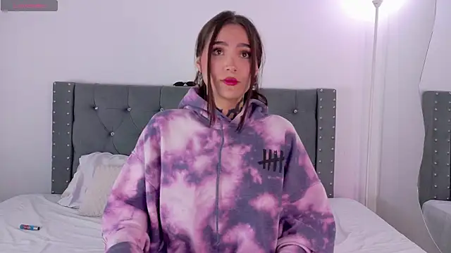 sara queen10 online show from 10, 9, 2025