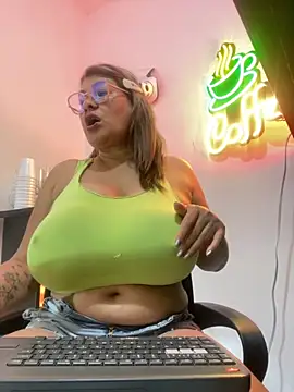 Snapshot of AlexxiaaMat chatting on 16, 9, 2025 AlexxiaaMat online show from 16, 9, 2025