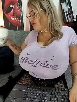 Snapshot of AlexxiaaMat chatting on 7, 2, 2026 AlexxiaaMat online show from 7, 2, 2026