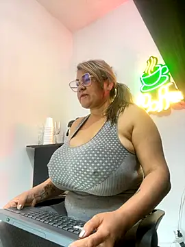 Snapshot of AlexxiaaMat chatting on 19, 9, 2025 AlexxiaaMat online show from 19, 9, 2025