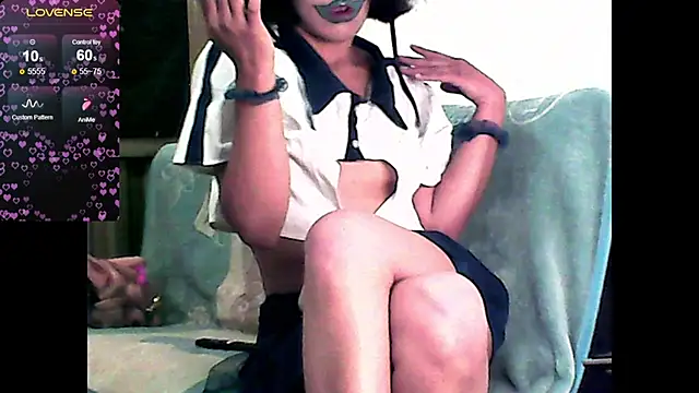 Natzu Choi online show from 16, 10, 2025