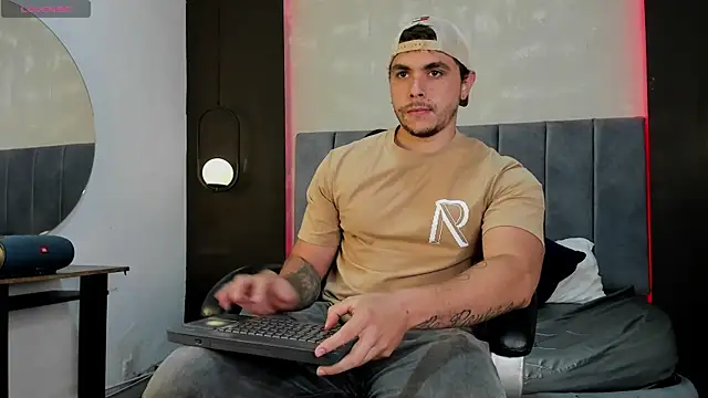 Liam walk  online show from 2, 10, 2025