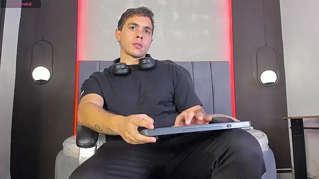 Liam walk  online show from 9, 2, 2026